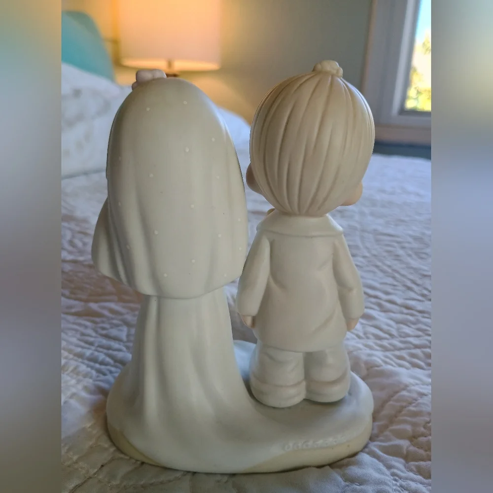 Vintage 1979 Precious Moments Wedding Couple Figurine